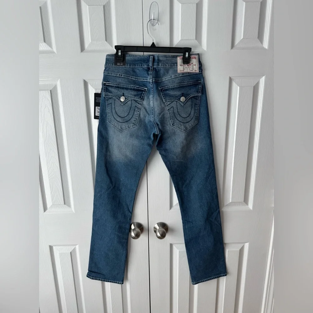 True Religion Medium Wash Contrast Stitch Mid Blue Relaxed Straight Jeans 29x34